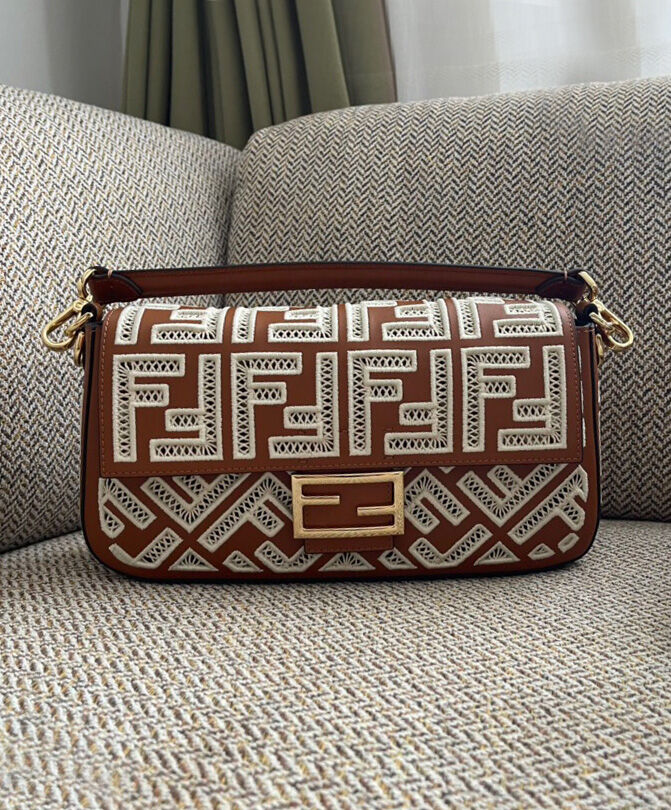 Fendi Baguette Leather Bag With FF Embroidery 8BR600 Coffee